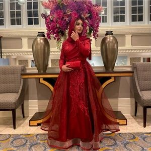 Maxi Long Sleeve Prom/Wedding Dress + Free Matching Clutch